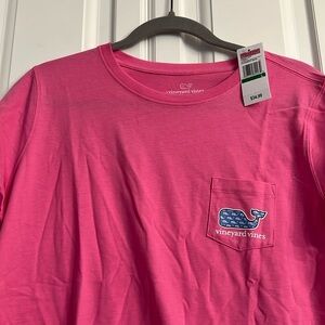 Women’s large Vineyard Vines t shirt